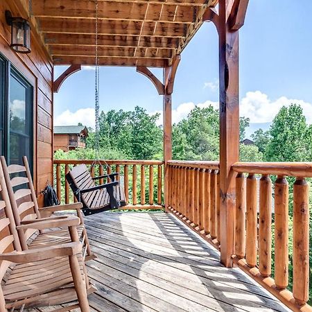 Gatlinburg Cabin With Private Hot Tub By Staycating Kültér fotó