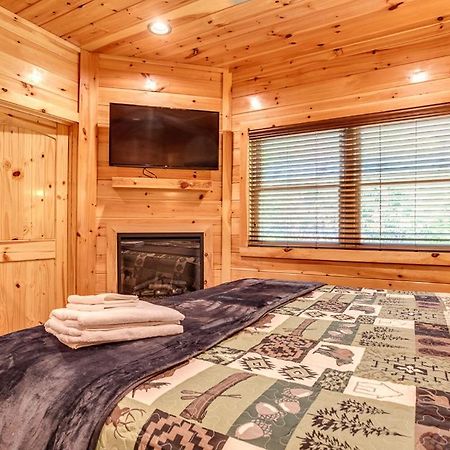 Gatlinburg Cabin With Private Hot Tub By Staycating Kültér fotó