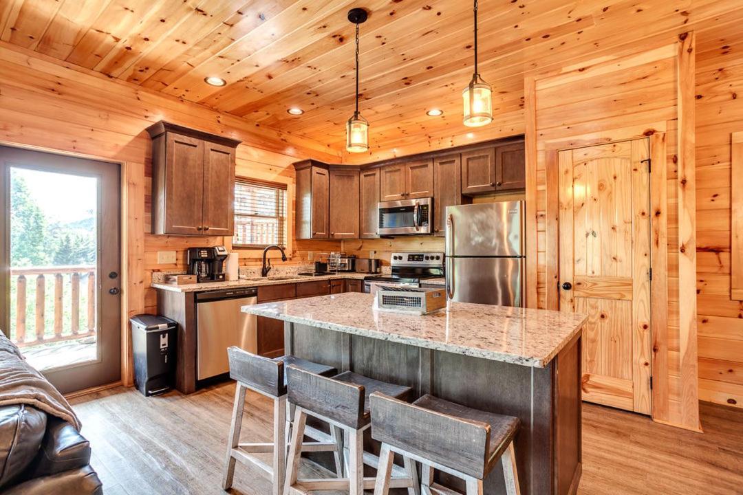 Gatlinburg Cabin With Private Hot Tub By Staycating Kültér fotó