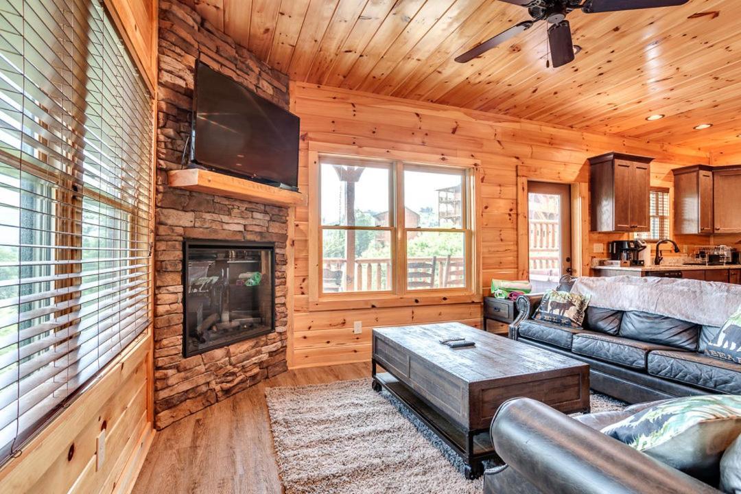 Gatlinburg Cabin With Private Hot Tub By Staycating Kültér fotó