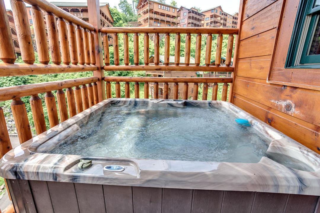 Gatlinburg Cabin With Private Hot Tub By Staycating Kültér fotó