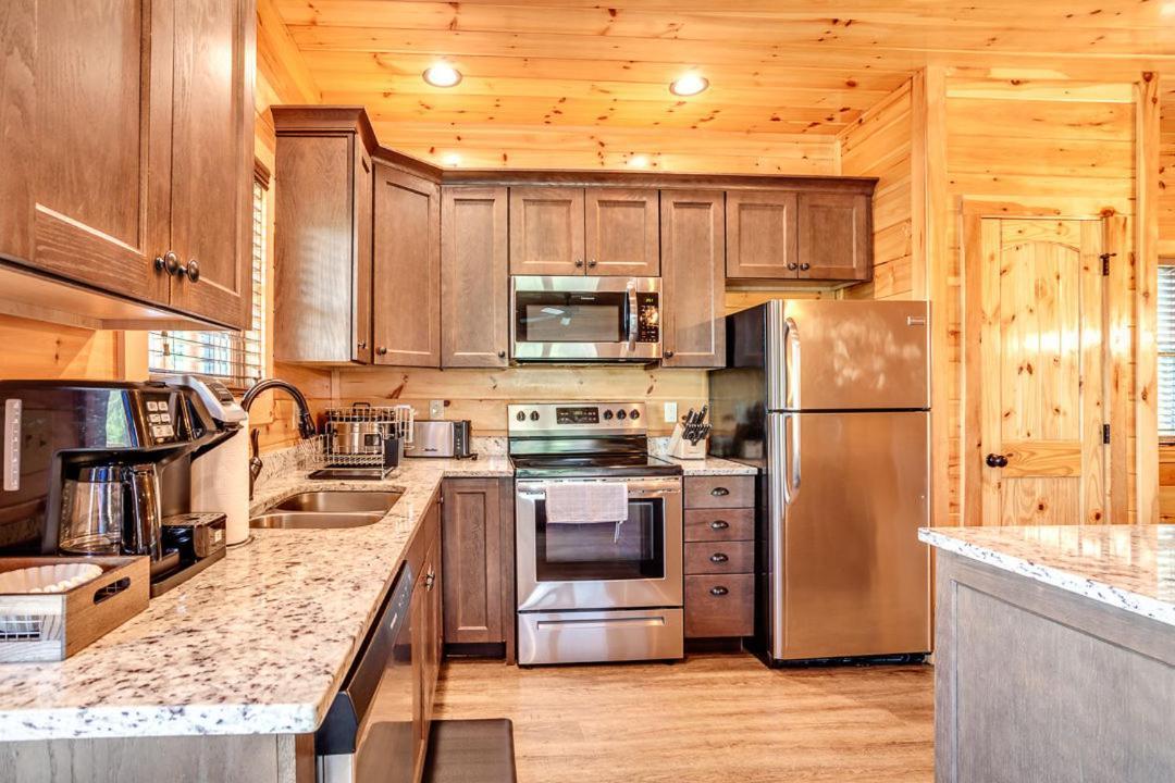 Gatlinburg Cabin With Private Hot Tub By Staycating Kültér fotó