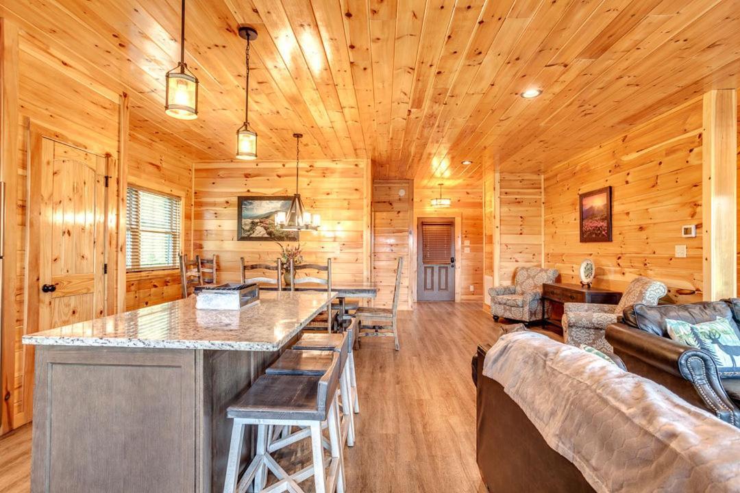 Gatlinburg Cabin With Private Hot Tub By Staycating Kültér fotó