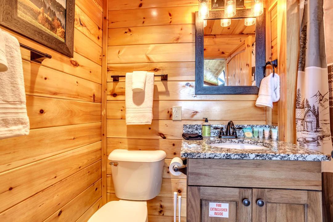 Gatlinburg Cabin With Private Hot Tub By Staycating Kültér fotó