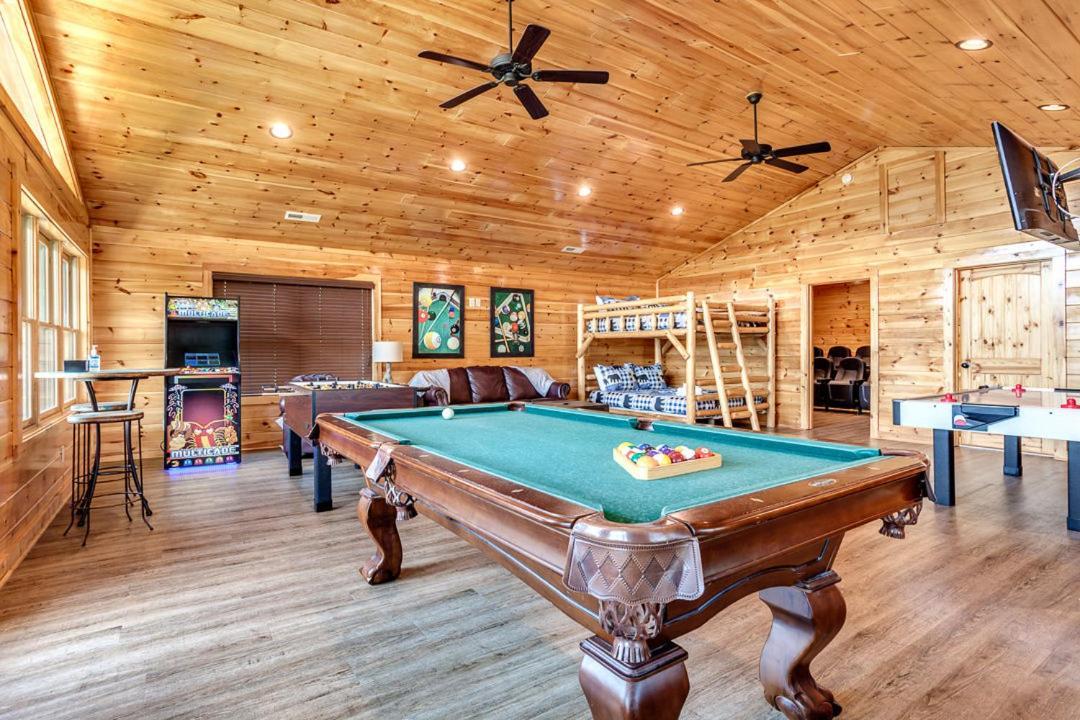 Gatlinburg Cabin With Private Hot Tub By Staycating Kültér fotó